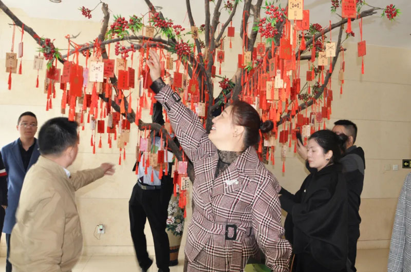 熱烈歡迎華商書院物流包裝聯(lián)盟蒞臨山東天利源參觀交流！